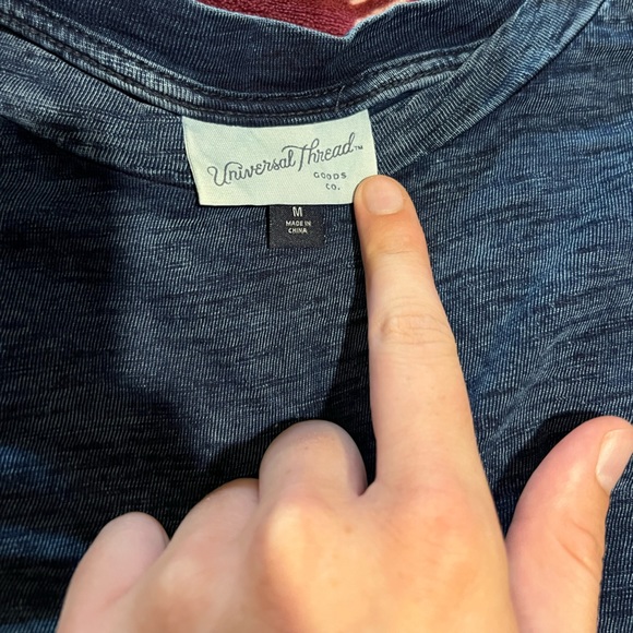 Universal Thread Shirt - Picture 2 of 2